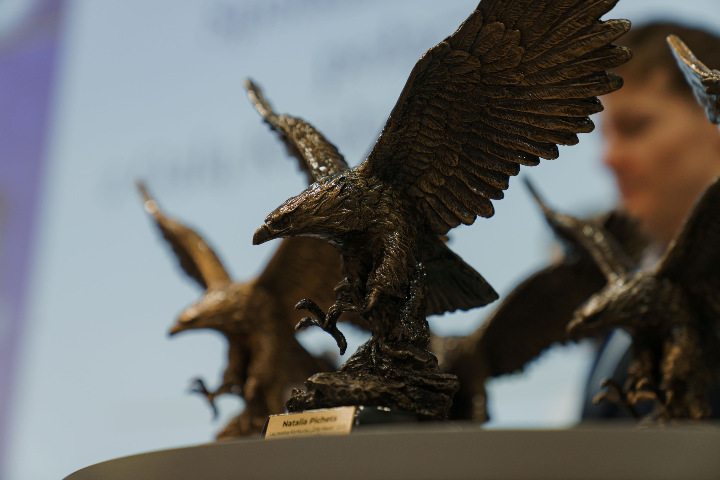 statuetka nagrody Orły Nauki