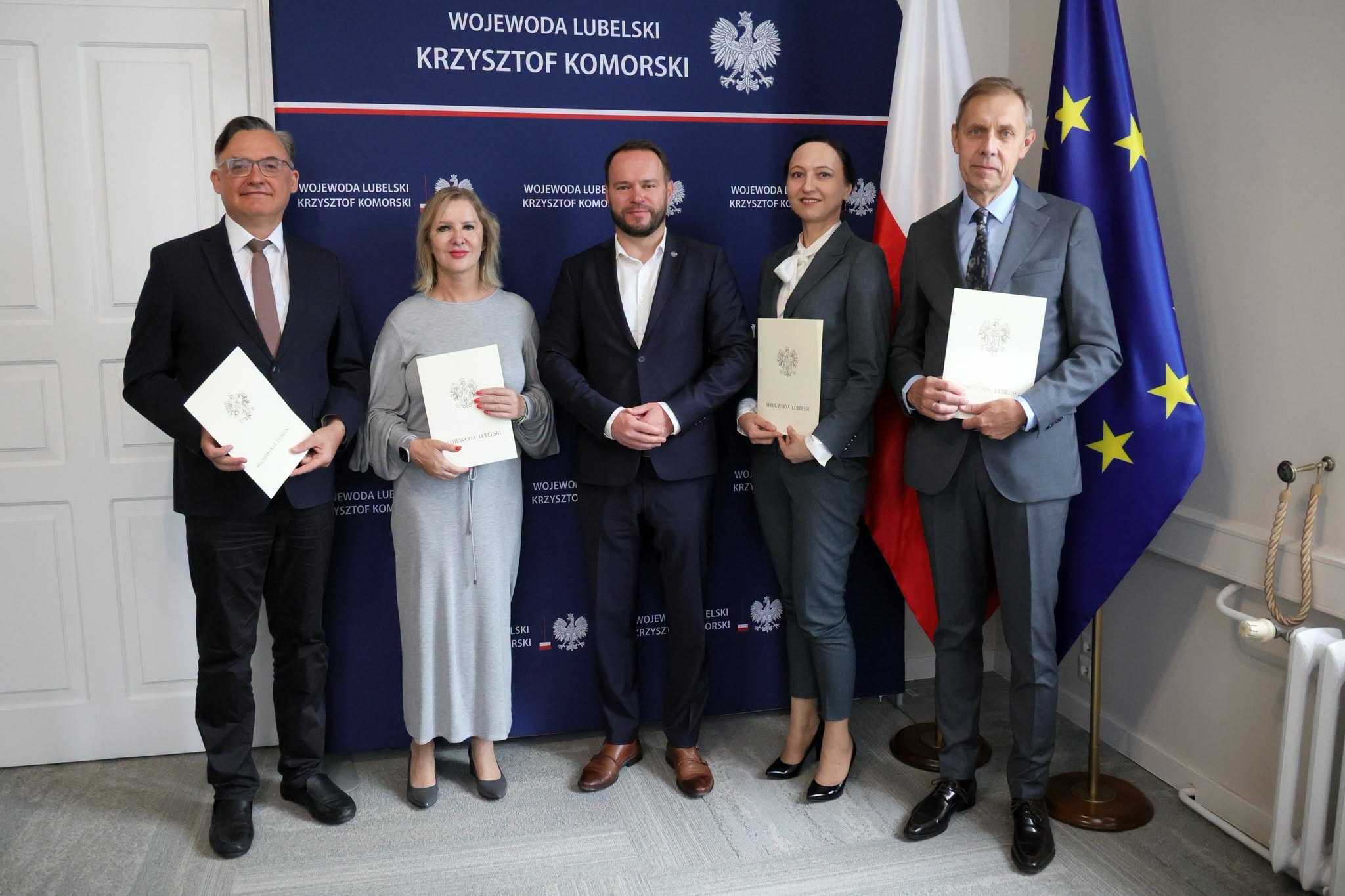 wojewoda lubelskich i czterech powołanych konsultantów wojewódzkich