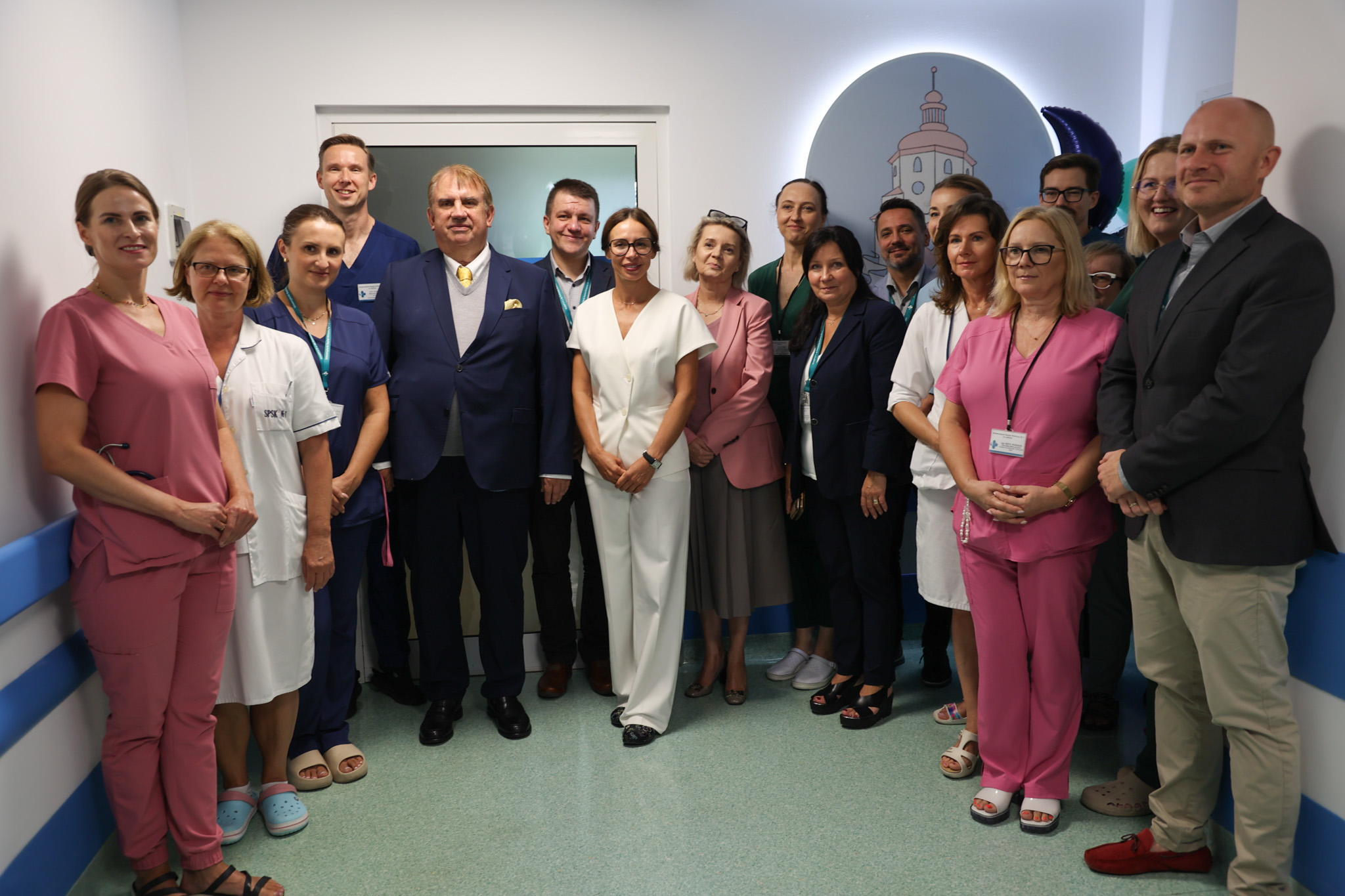 zdjęcie grupowe JM Rektora i zespołu Kliniki