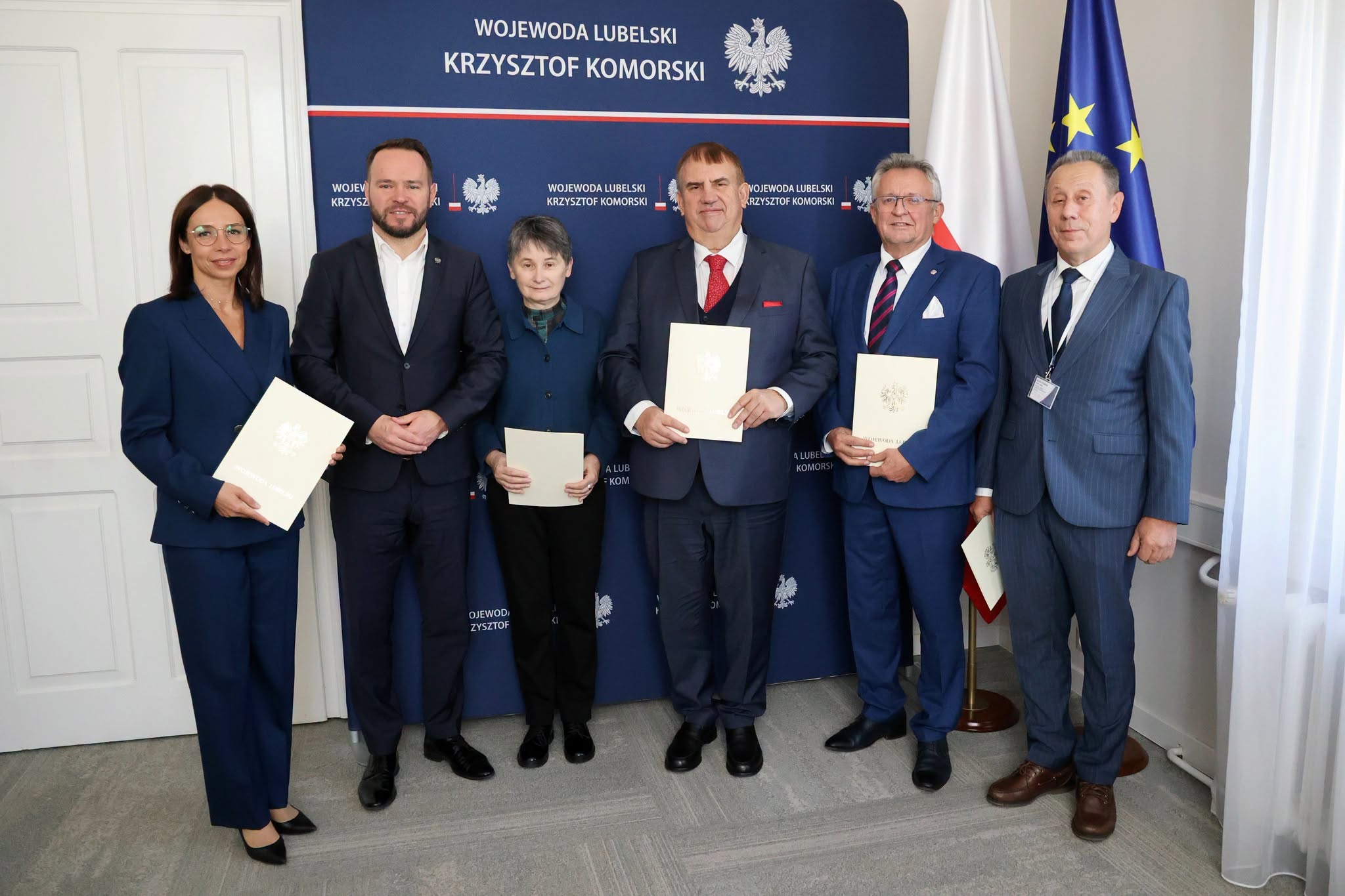 pracownicy UMLUB powołani na konsultantów wojewódzkich oraz wojewoda lubelski